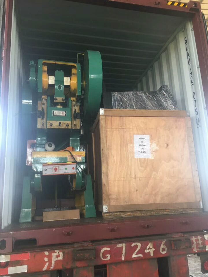 冲床装箱运输